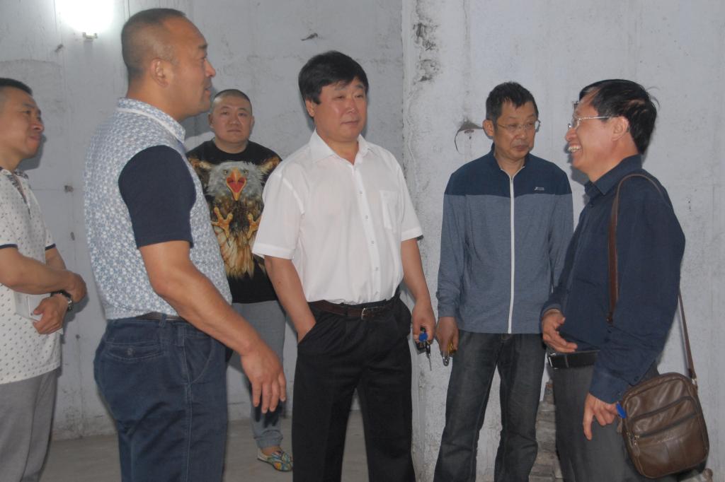 4-检查组在理学院同位素楼检查