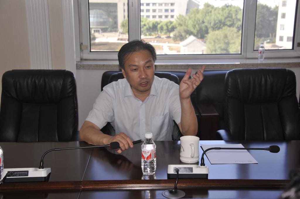 包军校长组织召开推进会议